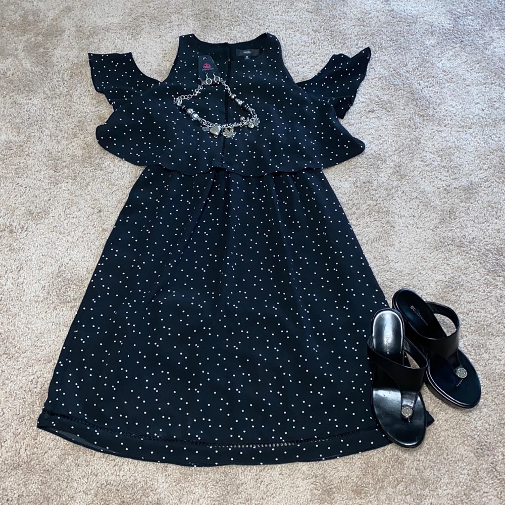 Mossimo (M) Cold Shoulder Dress